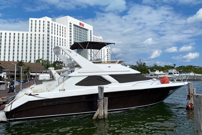 Yacht 48ft Rental in Cancun for up to 15 people - Celebrations, decorations, and special occasions