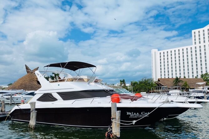 Yacht 48ft Rental in Cancun for up to 15 people - What is included, and what will cost extra