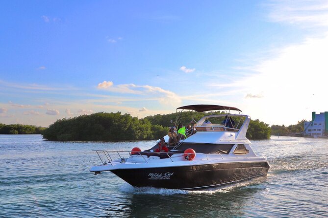 Yacht 48ft Rental in Cancun for up to 15 people - What the Cancun Bay cruise is like